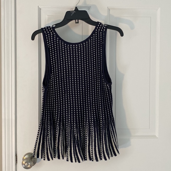 Moth Professional Top - Picture 4 of 4